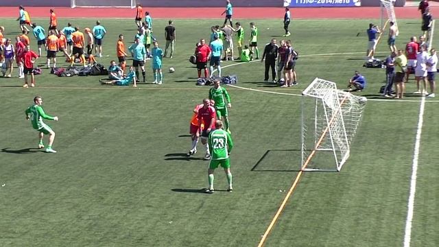 Денис Кокорин из команды "ЖелДор" забивает в ворота "Оки-2" смотреть онлайн