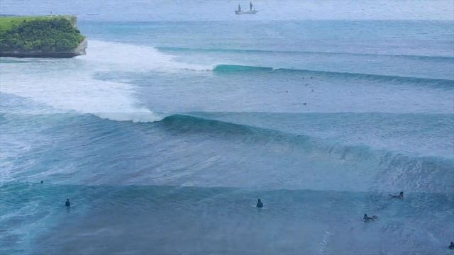 Balangan Reopens To A Nice Swell- Surfing Bali смотреть онлайн