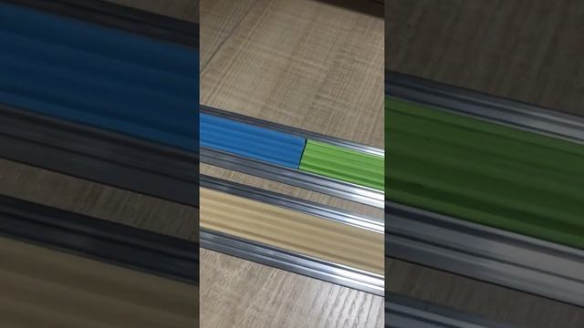 Алюминиевая полоса с одной резиновой вставкой. Порог с резиновой вставкой. смотреть онлайн