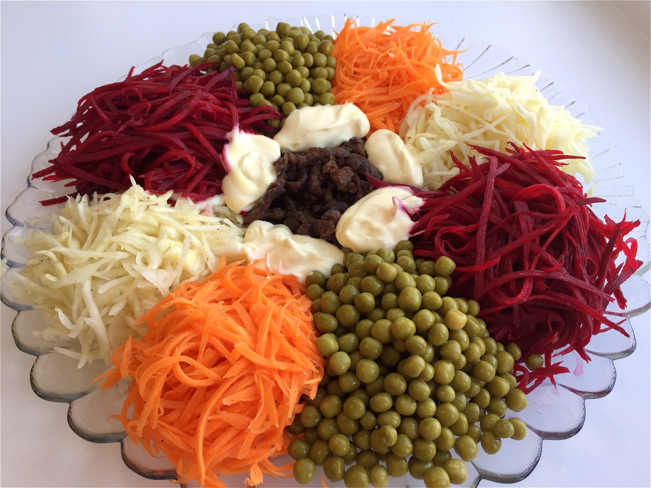 Салат Генеральский на праздничный стол. Съедается первым.mp4 смотреть онлайн