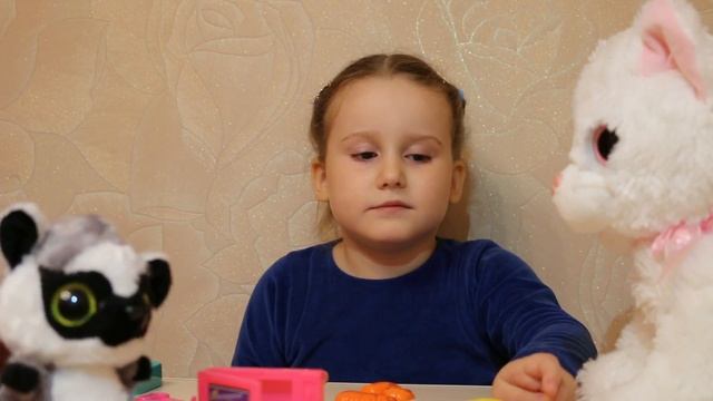 Набор повара. О профессиях детям. Детская игрушечная посуда для девочек. Обучающее видео для детей.