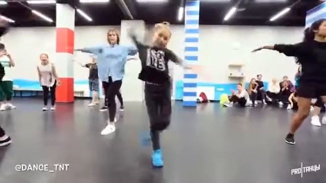 Ева Уварова I Red Haze Crew I PRO ТАНЦЫ I Vogue I Kostya Dance НОВОЕ ВИДЕО!!! смотреть онлайн