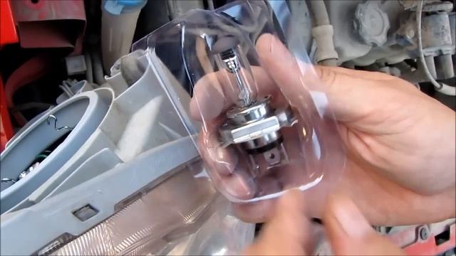 Changing bulb in front headlight for Chevrolet Spark / Matiz, audio: English смотреть онлайн