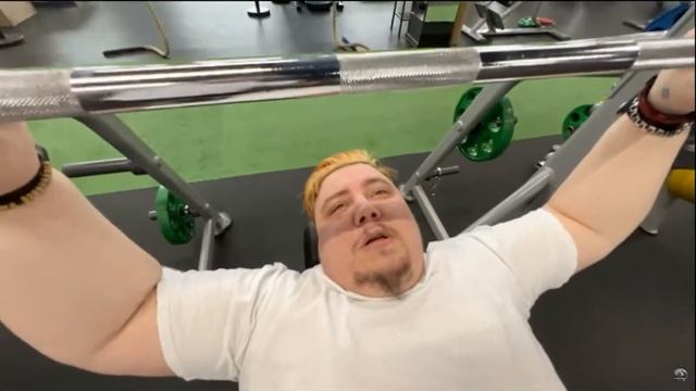 МАКС ОГР ХОЧЕТ РОМАН С ЭЛЬЗОЙ