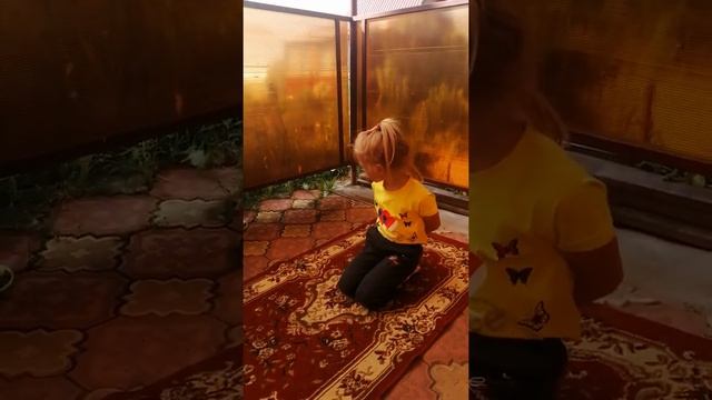 А ВАМ слабо 10 таких отжиманий и стойку на руках? смотреть онлайн