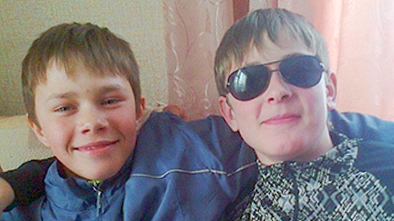 ШКОЛЬНИКИ УКРАЛИ ИГРОВОЙ КОМПЬЮТЕР ЗА 125 000 РУБЛЕЙ.... смотреть онлайн