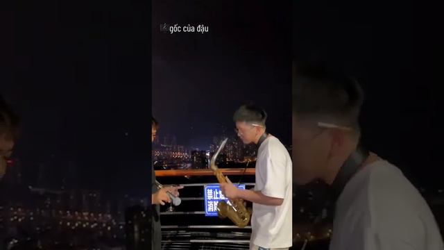 Saxophone Thế giới nhỏ tình yêu to смотреть онлайн