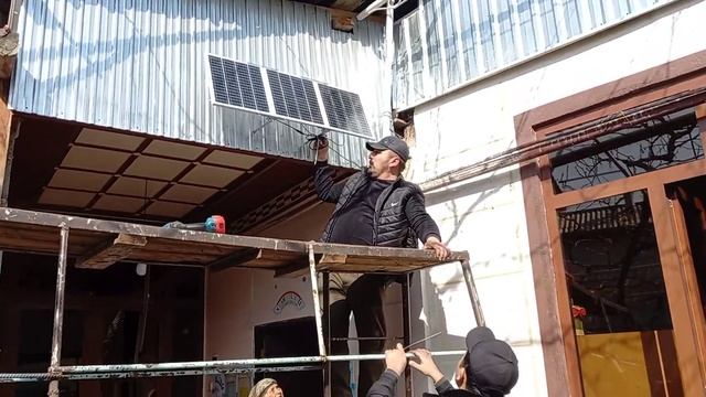 Установка Солнечный панелей 100 ватт     инвертор 1000ватт пик