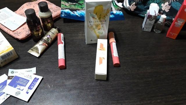 ?Распаковка посылки от Ив Роше ??? #распаковка #ивроше#парфюмы #ароматы #коллекцияароматов смотреть онлайн