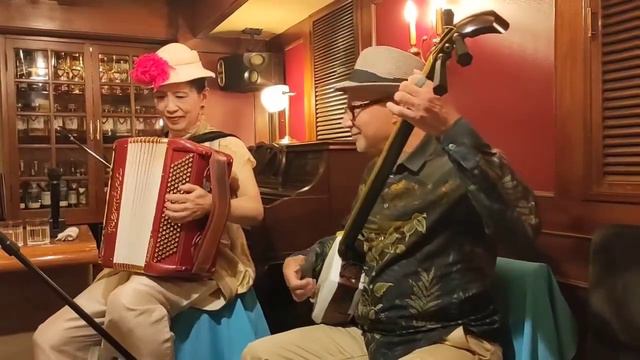 Umeboshi duo- Hiroko ITO and Sawada Harugin- La Cumparsita- Shamisen and Accordion смотреть онлайн