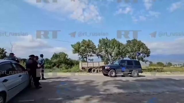 Обстановка на въезде в армянское село Корнидзор, куда прибывают первые беженцы из Нагорного Карабаха смотреть онлайн