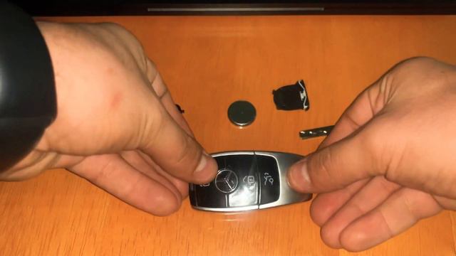 How to change Mercedes Benz key fob battery 2019 - 2022 ( easy way ) смотреть онлайн