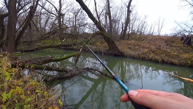 МИКРОРЕЧКА в ПРЕДЗИМЬЕ - ловля щуки на спиннинг в ноябре! Рыбалка на щуку 2022! смотреть онлайн