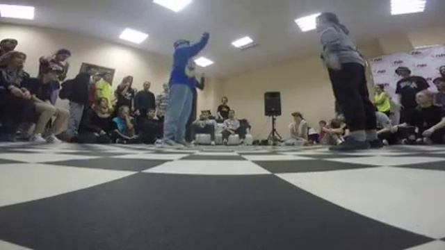 HIP-HOP BEG 2x2- ??? VS ??? - 4QUARTERS & FDS ANNIVERSARY 5 смотреть онлайн