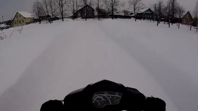 Скутер на шипах! Испытания зимой. смотреть онлайн