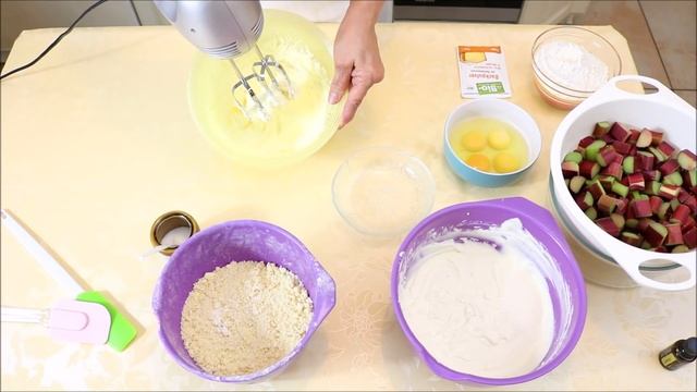 Streusel  Rhabarber  Kuchen