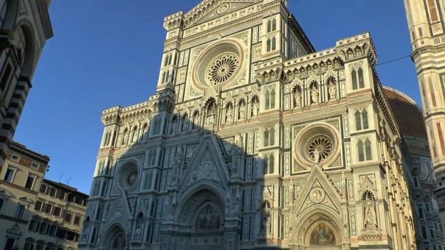 Walk around Piazza della Signoria and Piazza del Duomo Florence Italy. смотреть онлайн