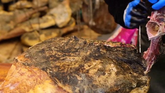 农家火腿各具特色，同个地方都没有相同的两条腿，更别说西班牙的【彪哥火腿】