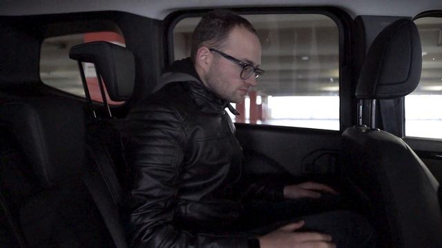 Mercedes twierdzi, że nowa Klasa T jest Premium. Sprawdzamy! смотреть онлайн