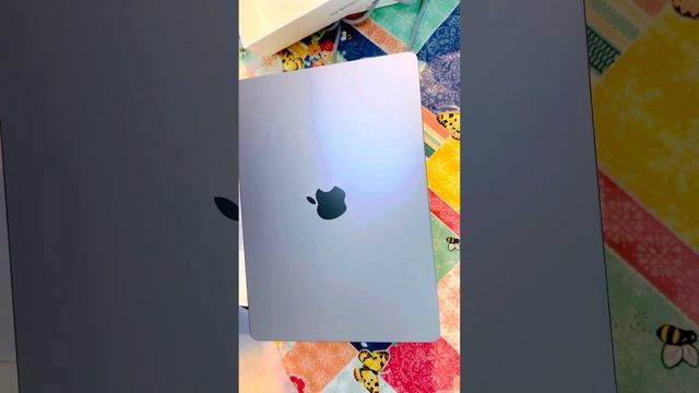 Apple MacBook Air M2 Unboxing смотреть онлайн