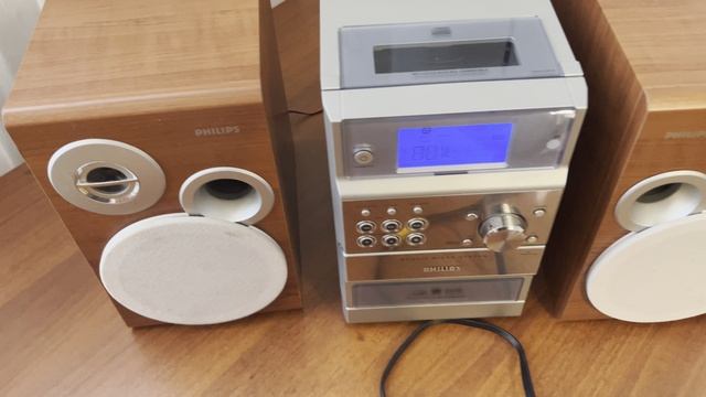 Музыкальный центр Philips MCM 390/22 Hi-Fi смотреть онлайн
