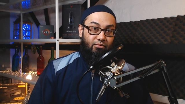Samsung Galaxy S20 / Z Flip Launch Reaction - Live Hangout Session смотреть онлайн