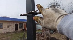 Как сделать РОВНЫЙ ЗАБОР из Профнастила своими руками!