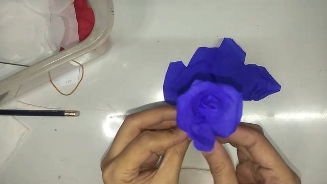 Crepe paper Bouquet flower / Mothers day | Dhie&Mhie Craft DIY смотреть онлайн