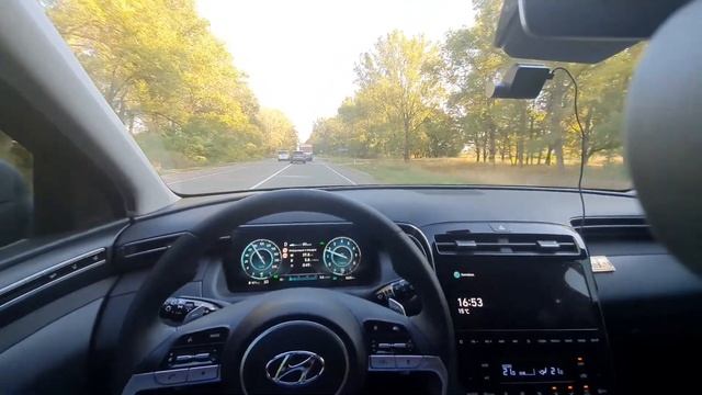 Система удержания в полосе Tucson Hybrid смотреть онлайн