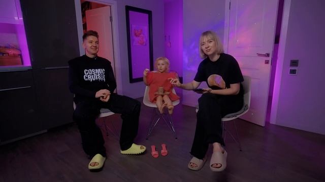 ВАСИЛИСА КУКОЯКА РАССКАЗЫВАЕТ ПРО ПАПУ смотреть онлайн