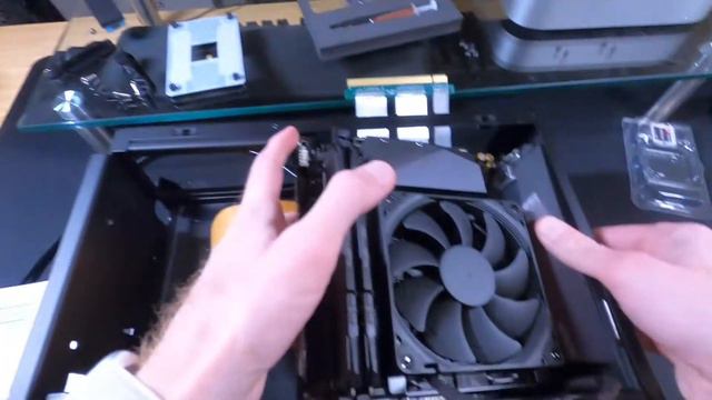 Mounting the Gigabyte B550i Auros Pro AX motherboard to the Dan A4 Case смотреть онлайн