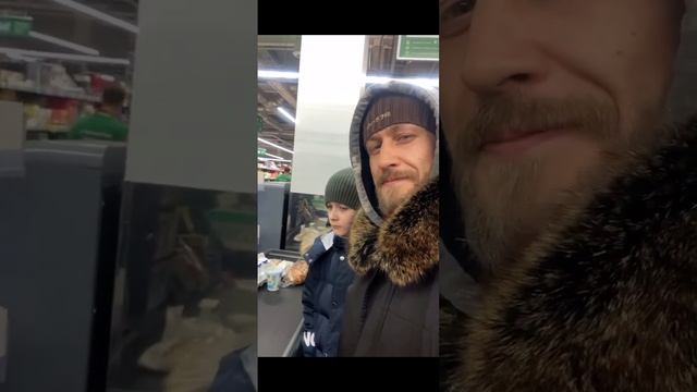 Как мы с сыном аленький цветочек в день мамы добывали? #деньматери #перекресток #рисунок #сынотец смотреть онлайн