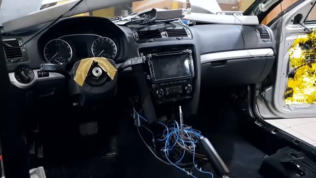 Что за красавец такой? Аудиосистема в машину Skoda Octavia: доступный автозвук. Музыка в машину 202 смотреть онлайн