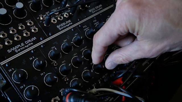 Superbooth 2018: Erica Synths Techno Drum System - Loads of New Pounding Drum Modules! смотреть онлайн