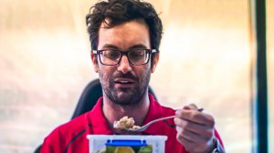 ВОНЮЧАЯ ЕДА НА РАБОТЕ