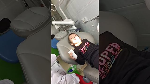 Нурия 3 года первый раз у стоматолога