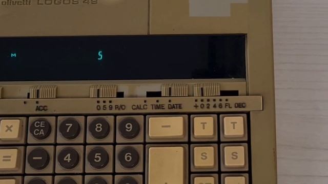 Electronic calculators, how to use the different buttons Part 8: Calc/Time/Date slider смотреть онлайн