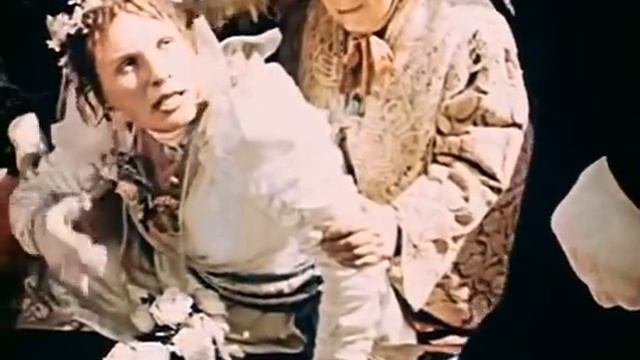 А то шкварчала Ваша папироска. За двумя зайцами смотреть онлайн