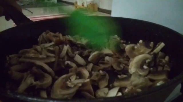 рулет из кабачков с грибами, смотреть онлайн