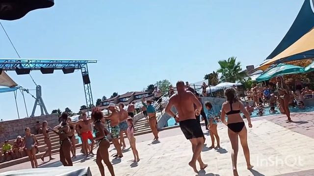Кубинские танцы в Аквапарке Болгарии смотреть онлайн