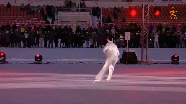ЖЕНЯ МЕДВЕДЕВА. Увидеть выступление ГЕНИАЛЬНОЙ ОДИНОЧНИЦЫ в январский морозный вечер... смотреть онлайн