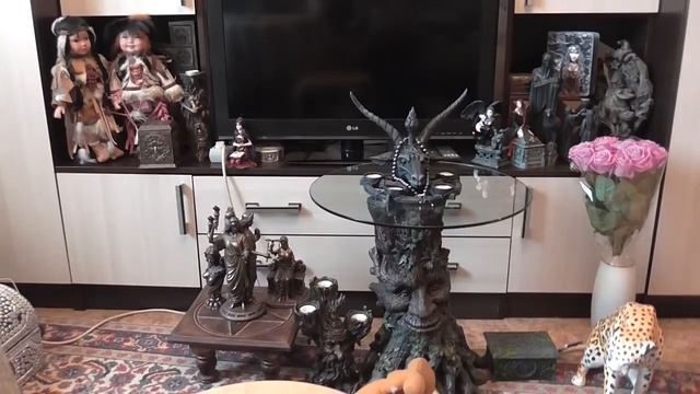 ШУБЫ, КОЖА И ИСКУССТВЕННЫЕ ЗАМЕНИТЕЛИ ВЕДЬМИНА ИЗБА ИНГА ХОСРОЕВА смотреть онлайн