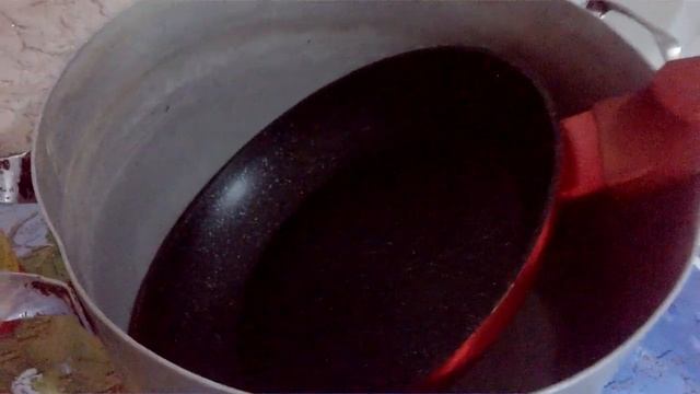 НОВЫЙ СПОСОБ! ЧИСТИМ ПОСУДУ ОТ НАГАРА И ЖИРА! смотреть онлайн