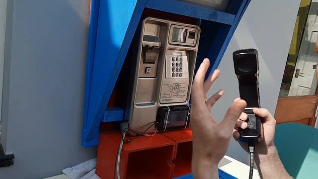 Payphone Hacking: Creating A Community Telephone Network смотреть онлайн