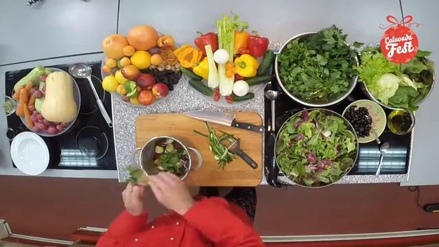 Суп с клубникой и огурцом