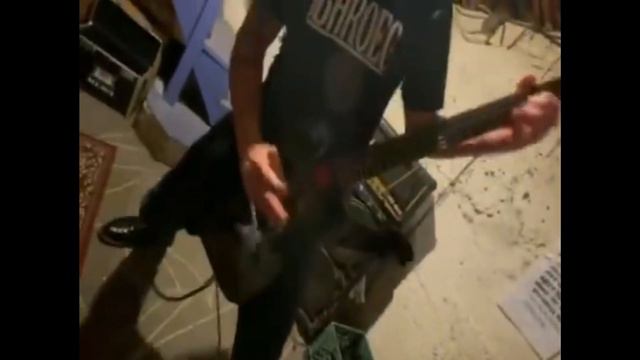 Ibanez Iceman IC200 смотреть онлайн