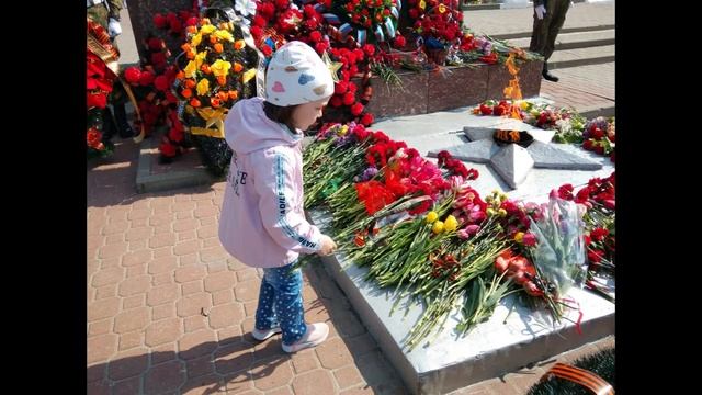 Воспитанники второй младшей группы поздравляют с праздником Победы! смотреть онлайн