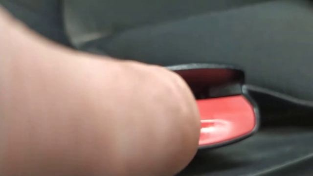 Заедает замок фиксатор ремня безопасности смотреть онлайн