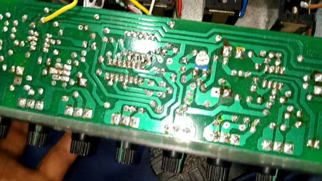 Portable amplifier with mic & Speaker /Cube amplifier mp3 player Repairing /बैटरी काम नहीं कर रहा смотреть онлайн