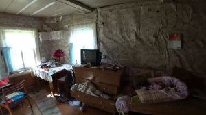 МЕРТВАЯ деревня в лесах. Заброшенные дома . Как выживают старики ?